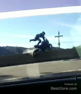 speed-motorcycle-fly-overpass-barrier-death-land-brazil.jpg